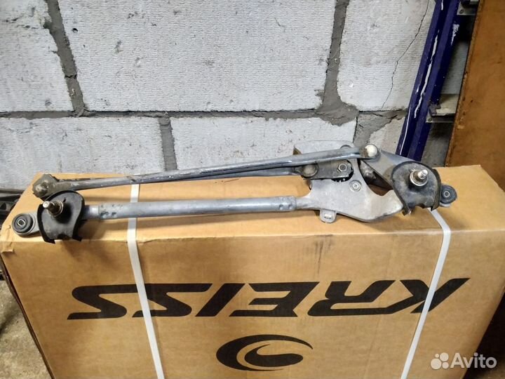 Трапеция стеклоочистителя на тойота RAV 4