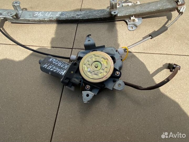 Стеклоподьемник передний правый Nissan Almera B10