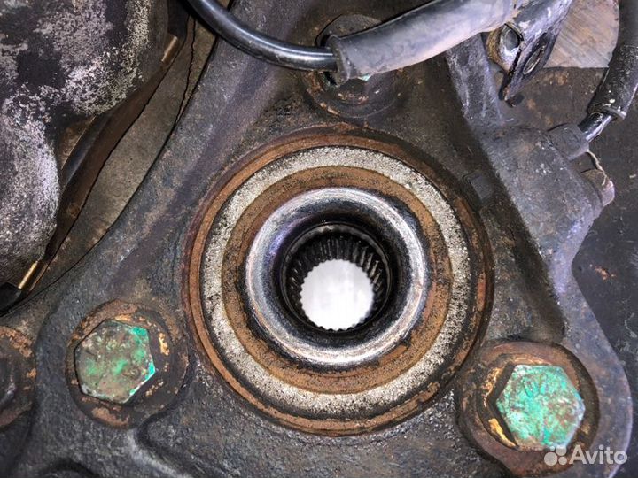 Ступица передняя левая Kia Carnival J3 2008