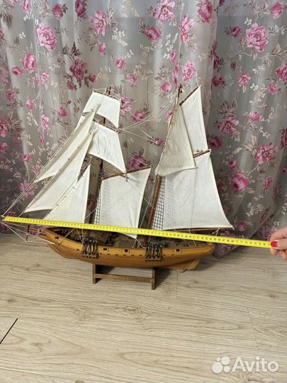 Модель корабля из дерева