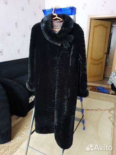 Шуба женская натуральная мутон. Новая