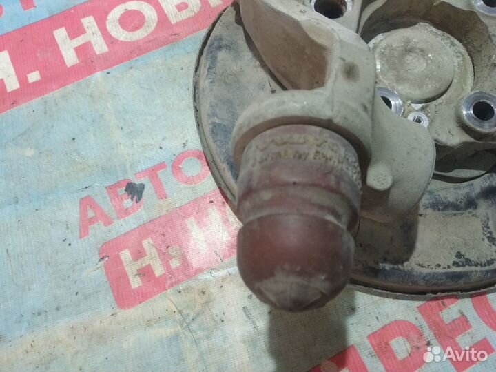 Задний поворотный кулак с пыльником Вольво S80