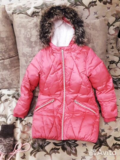 Удлинённая зимняя курточка+шапка новая+варежки