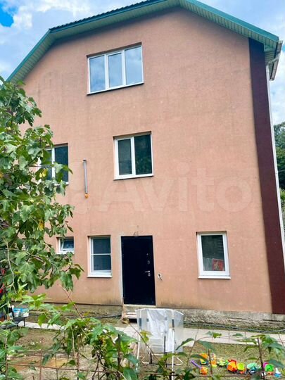 Дом 207,1 м² на участке 8 сот.