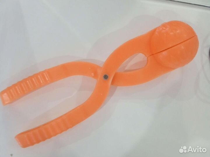 Снежколеп оранжевый