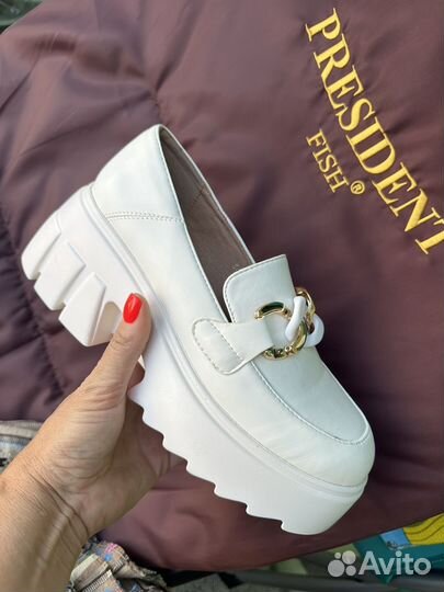 Лоферы женские