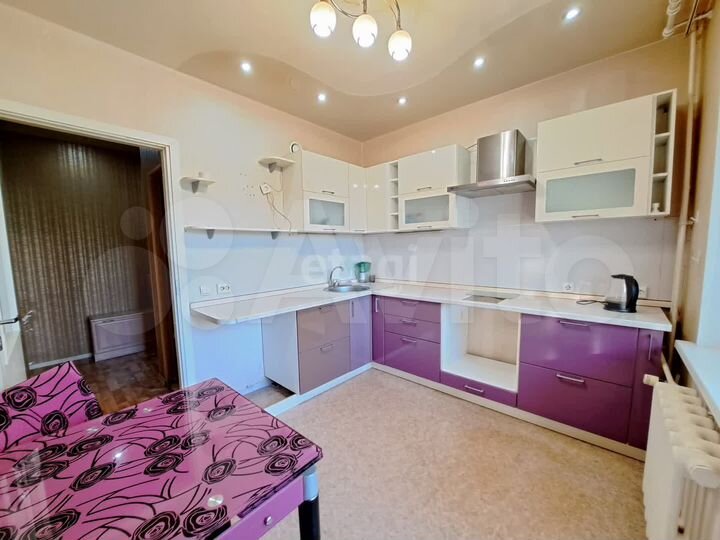 2-к. квартира, 52 м², 2/3 эт.