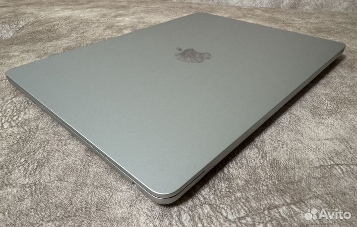 Macbook Air 13 m2 8/256gb 39ц идеал