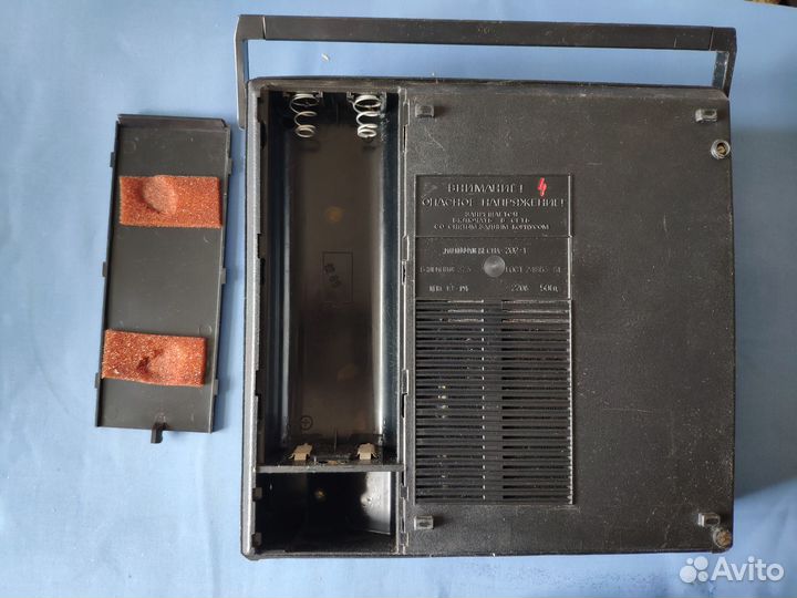 Кассетный магнитофон весна 202-1 новый, в коробке
