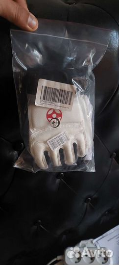 Перчатки для единоборств