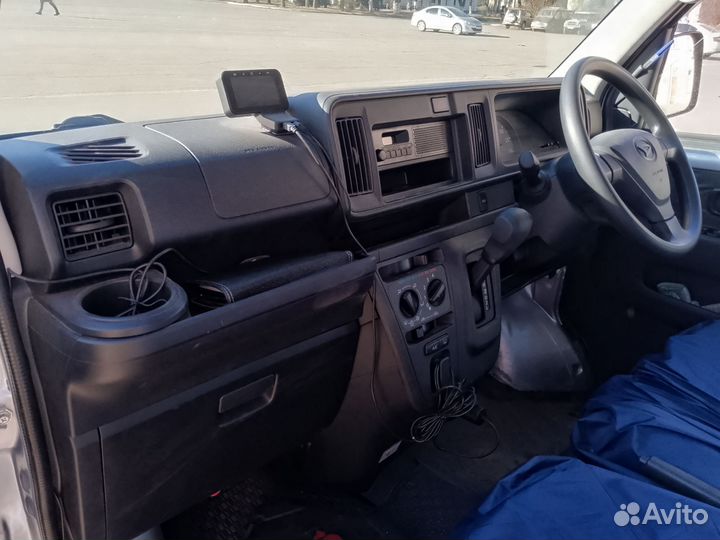 Daihatsu Hijet 0.7 AT, 2018, 97 000 км