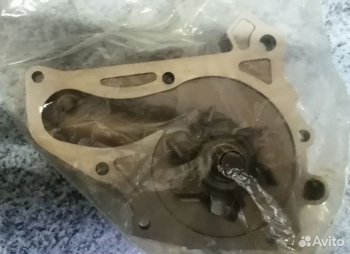 Насос водяной Toyota Camry, Carina, Celica, Corona