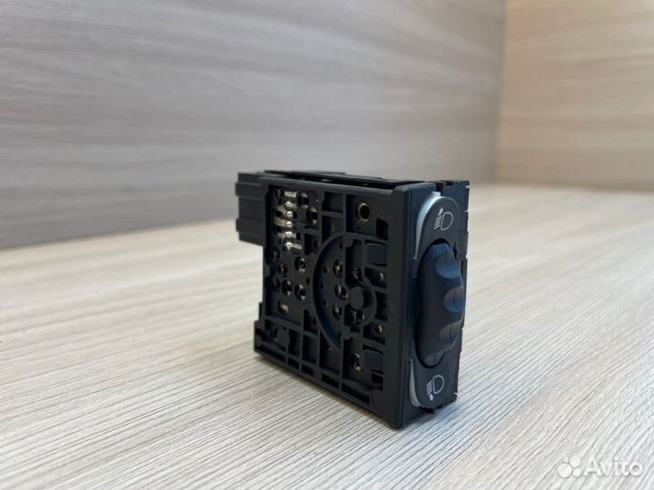 Кнопка корректора фар LADA X-Ray Cross