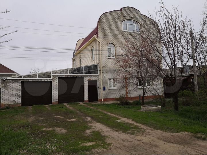 Дом 177 м² на участке 7 сот.