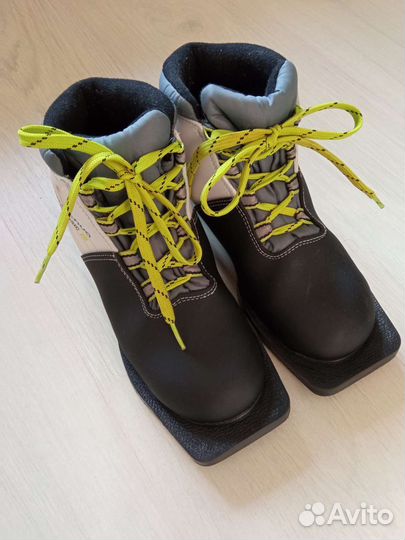 Лыжные ботинки детские 35