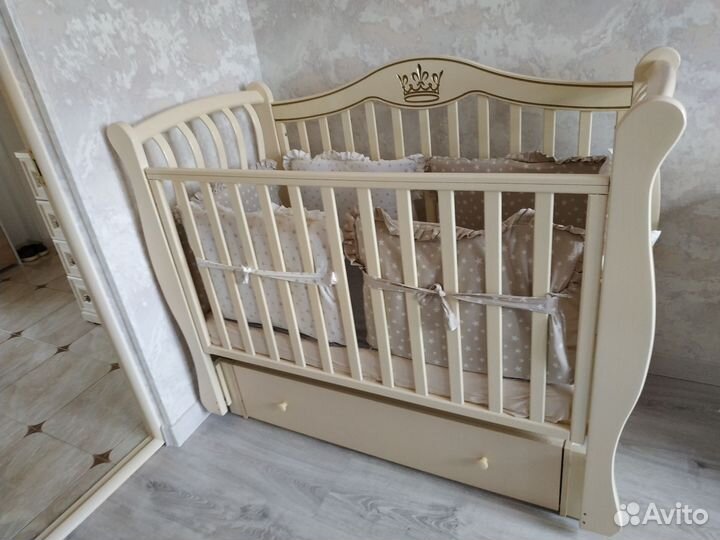 Детская кроватка