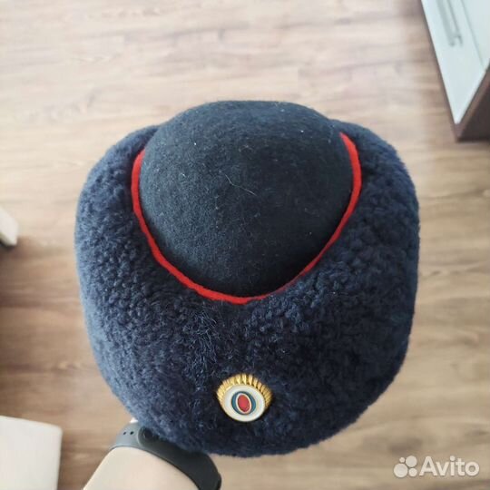 Женская шапка полиция