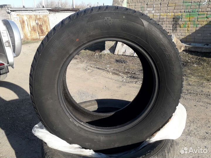 Kumho I'Zen RV Stud KC16 265/60 R18