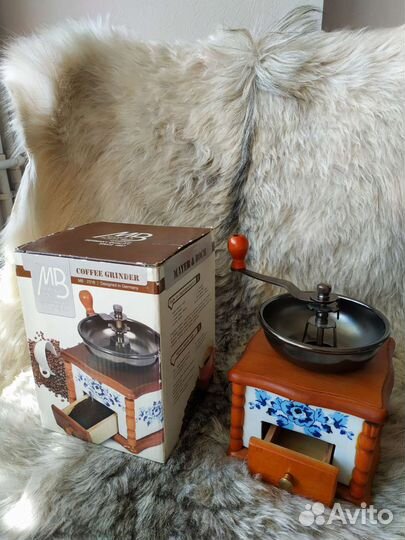 Кофемолка жерновая ручная