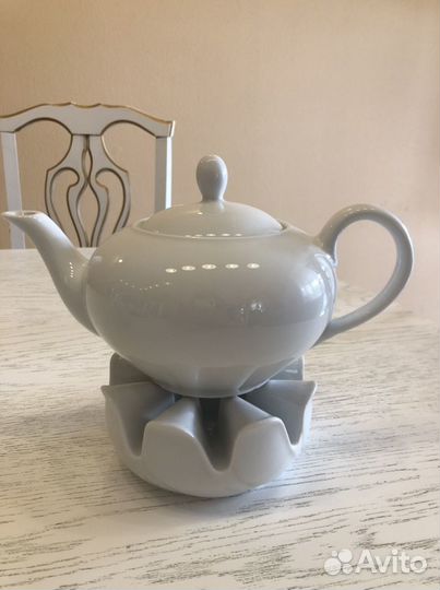 Заварочный чайник с подставкой