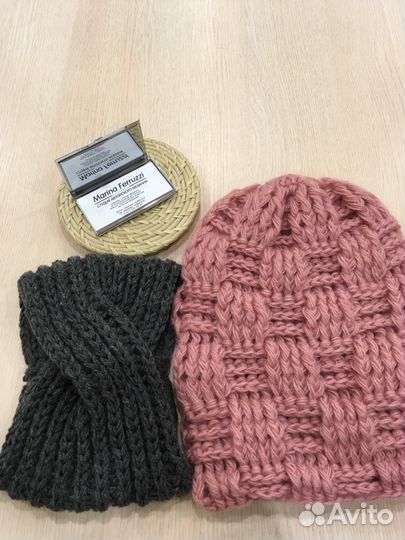 Комплект шапка- узором шахматка и повязка