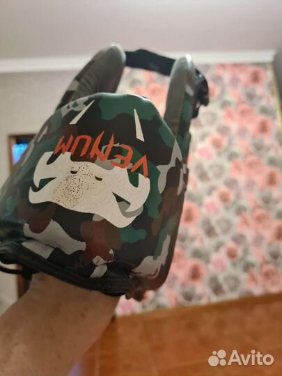 Защитный шлем