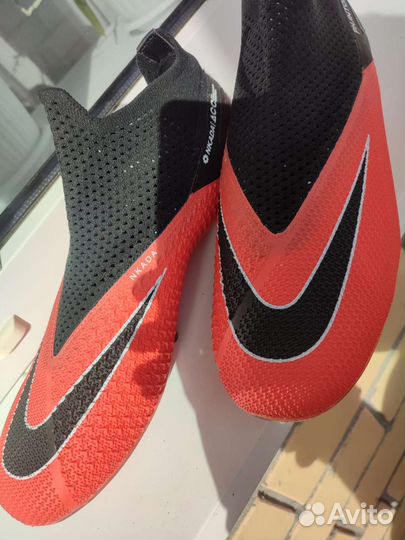 Футбольные бутсы