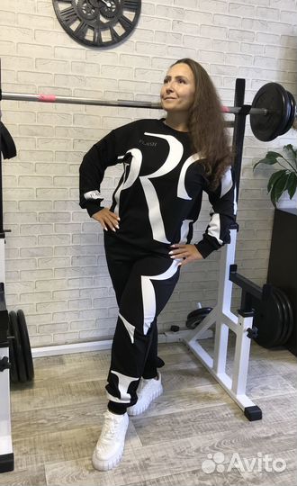 Спортивный костюм женский