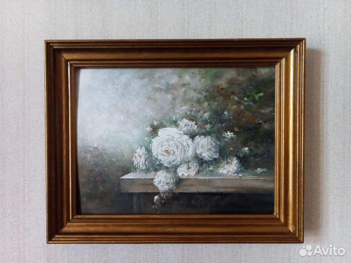Натюрморт с белыми розами
