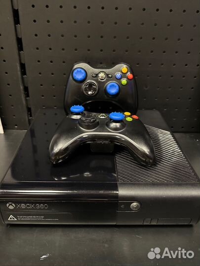 Xbox 360 + 2 джойстика + 2 игры