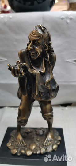 Бронзовая статуэтка