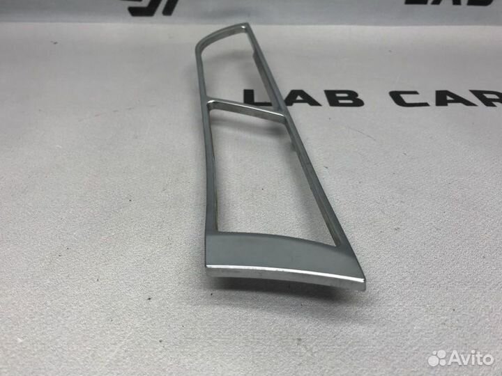 Накладка ручки передняя левая Audi A6 C6