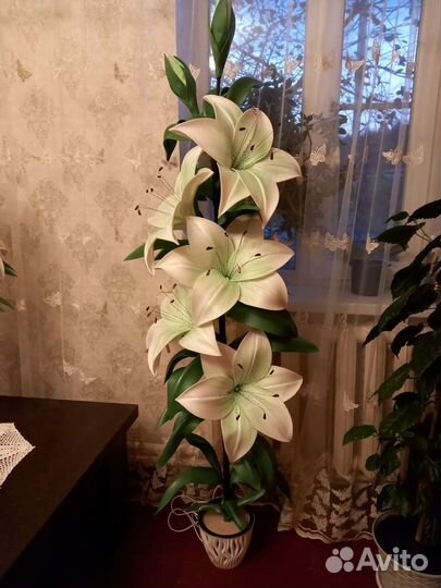 Светильник Лилия