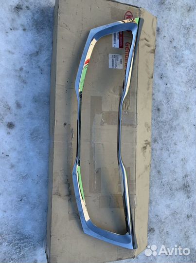 Облицовка решетки радиатора Kia Rio 3