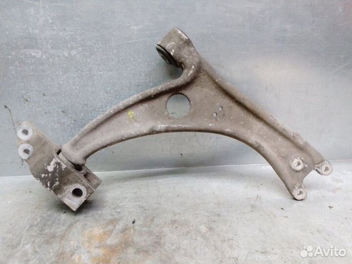 Рычаг передний Volkswagen Passat B6 2005-2010