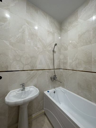 1-к. квартира, 37 м², 1/4 эт.