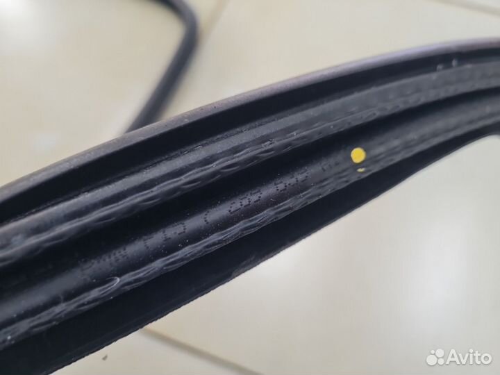 Уплотнительная резинка задняя Bmw X5 F15 N57 2015