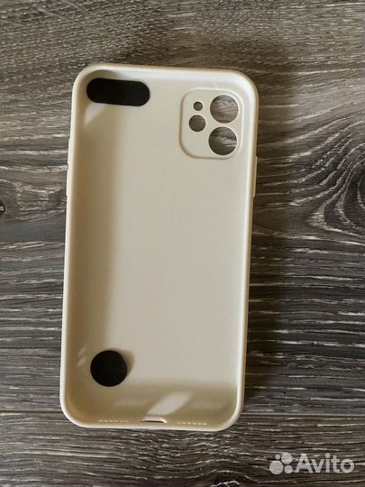 Чехол на iPhone 11