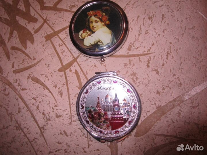 Карманные зеркальце