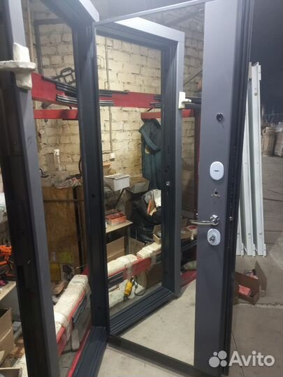 Дверь с шумоизоляцией в квартиру