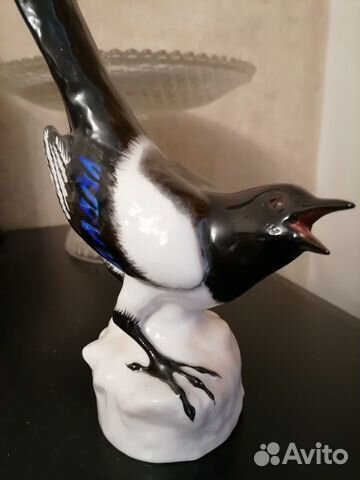 Фарфоровая статуэтка 