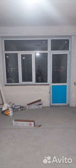 Балконная дверь с окном