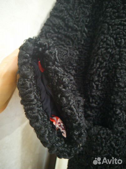 Стильное пальто шуба из каракуля