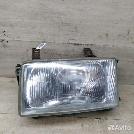 Фара передняя левая Volkswagen transporter t4