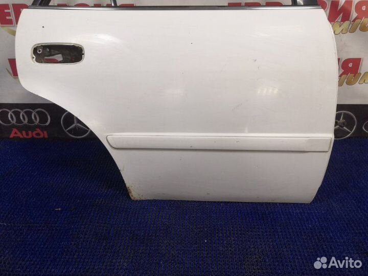 Дверь боковая задняя правая Toyota Corolla AE110