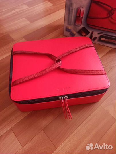 Подарочный набор косметики shiseido