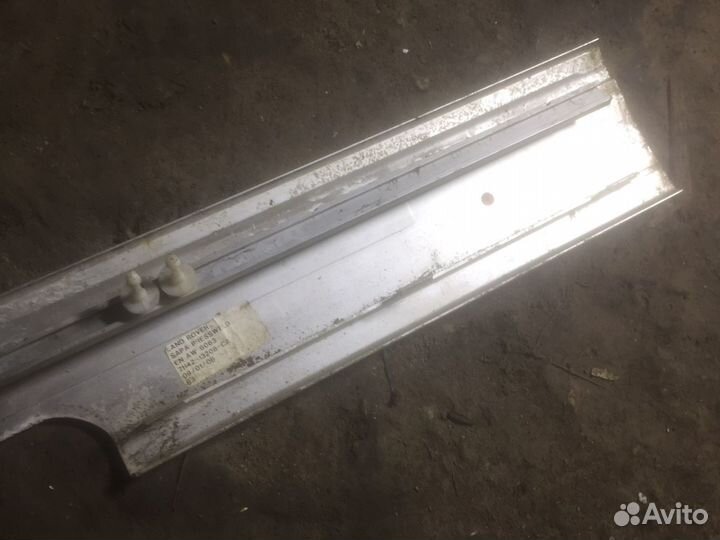 Отделка порога переднего правого Range Rover