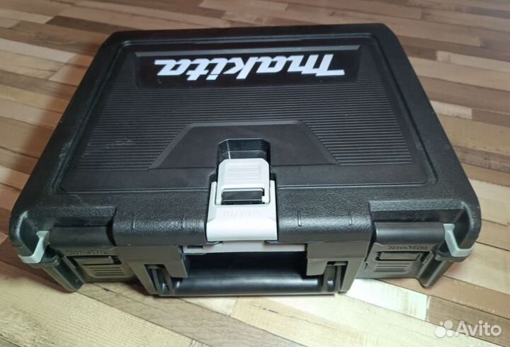 Шкатулка чемоданчик