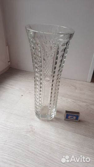 Ваза хрустальная высокая