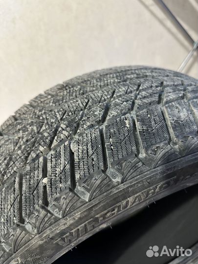 Nexen Winguard Ice Plus 215/45 R17 91T